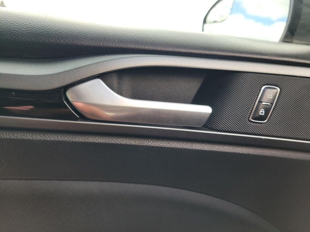 Ford Fusion 4dr Sdn SE FWD 2016