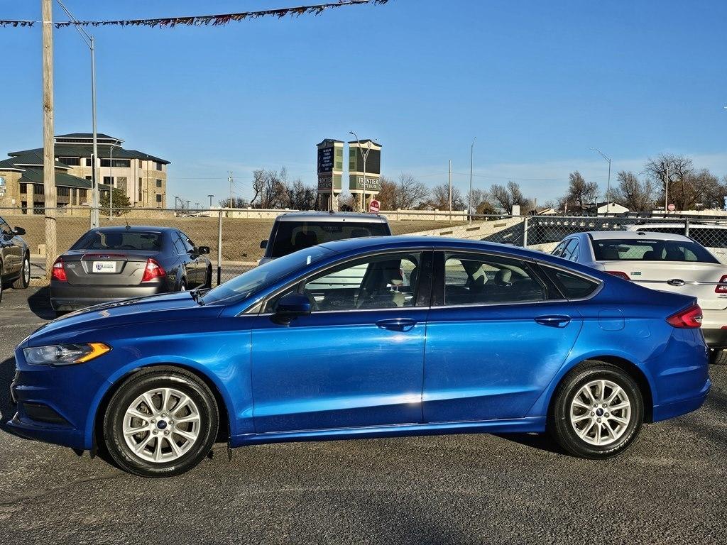 Ford Fusion S FWD 2017