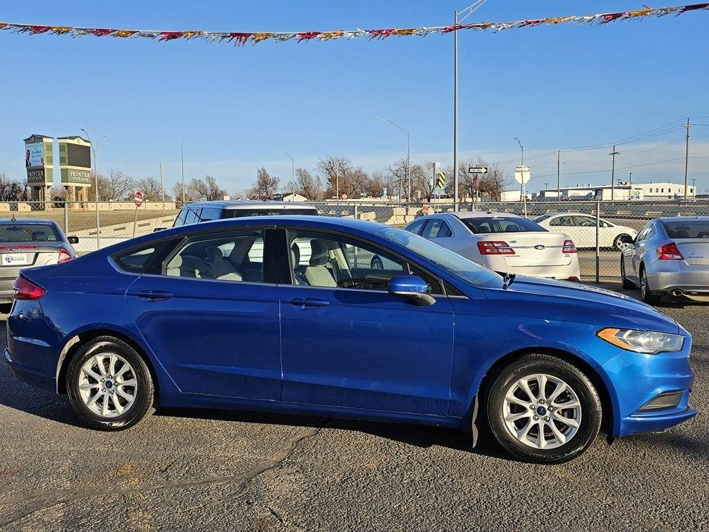 Ford Fusion S FWD 2017