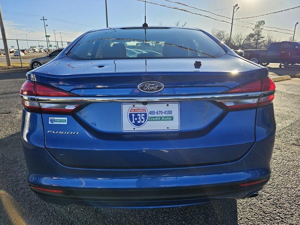 Ford Fusion S FWD 2017