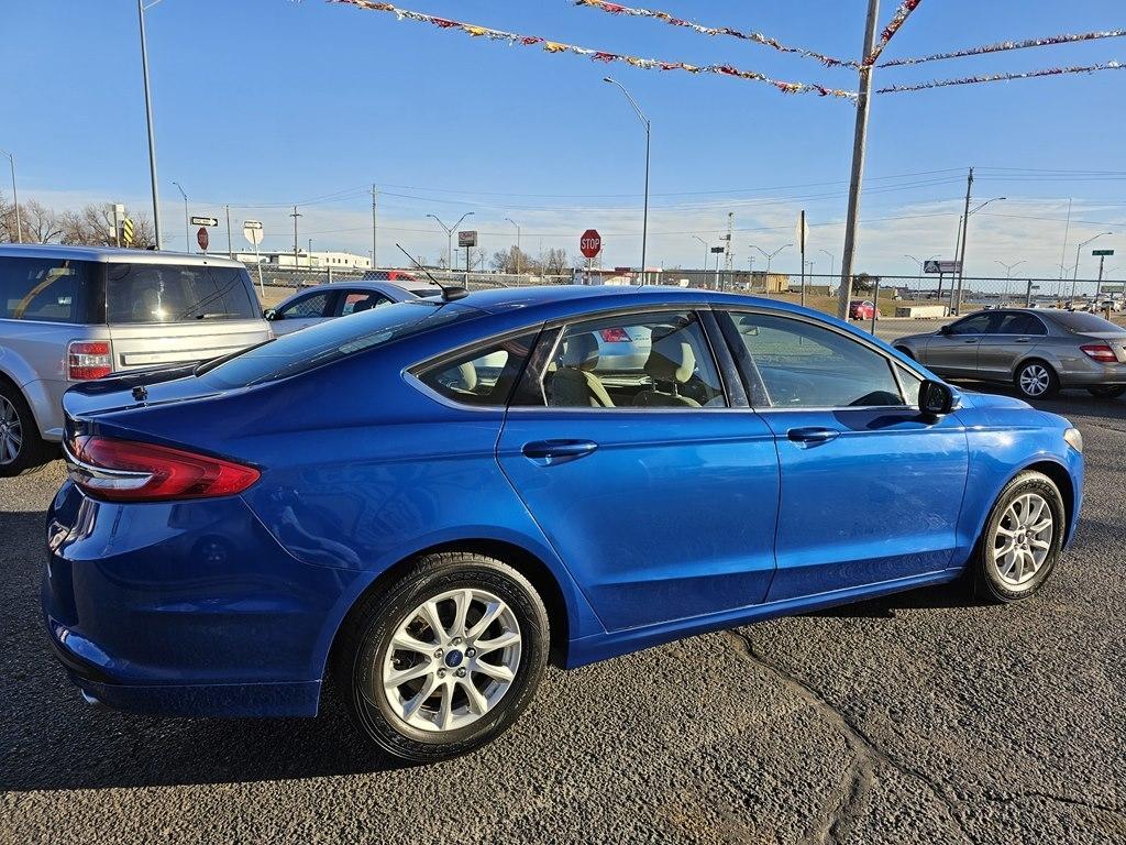 Ford Fusion S FWD 2017