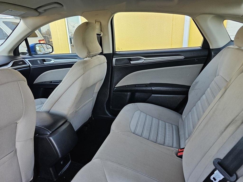 Ford Fusion S FWD 2017
