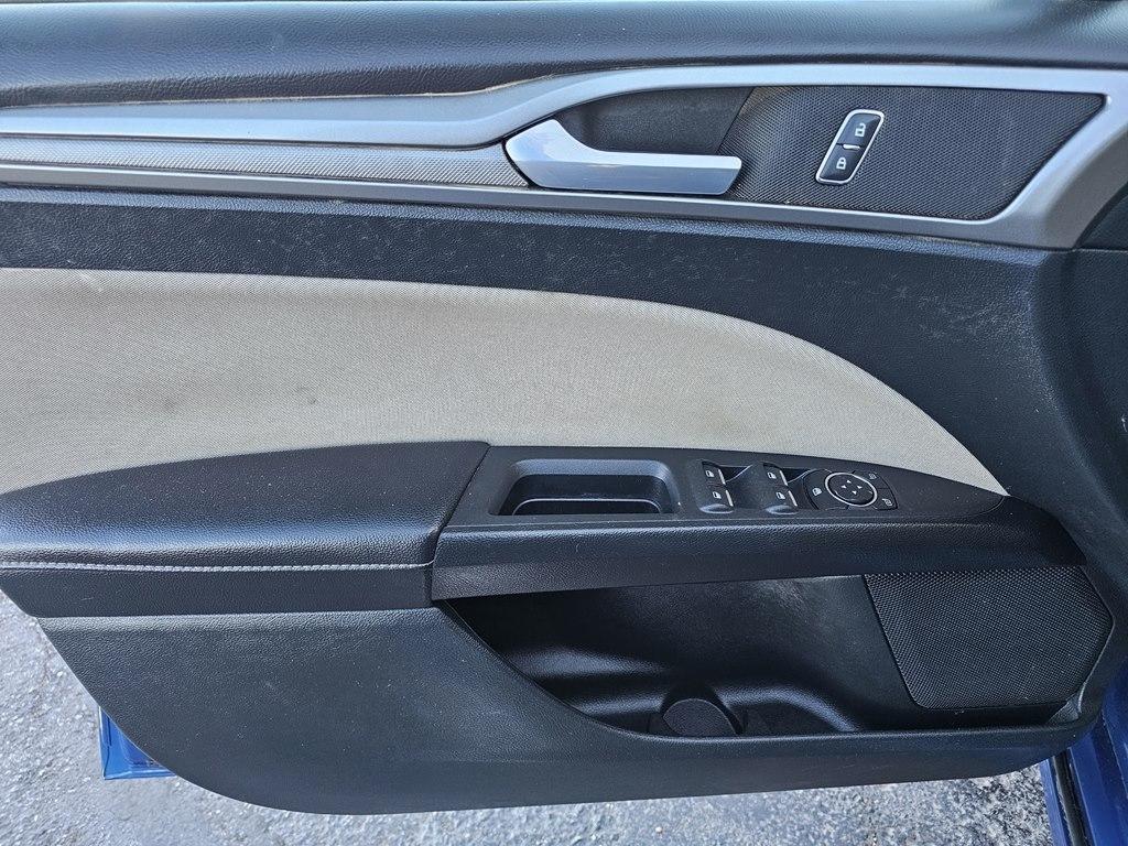 Ford Fusion S FWD 2017