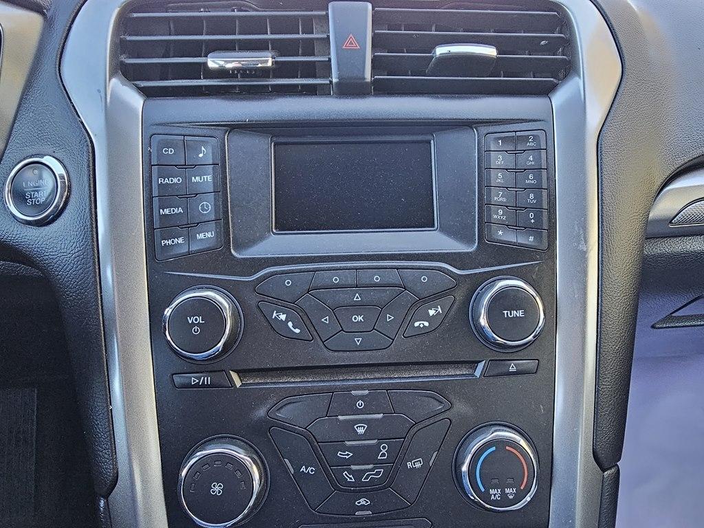Ford Fusion S FWD 2017