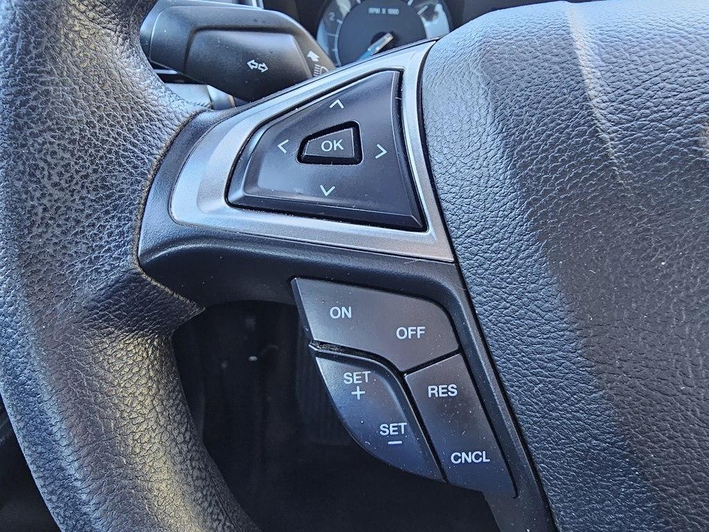 Ford Fusion S FWD 2017
