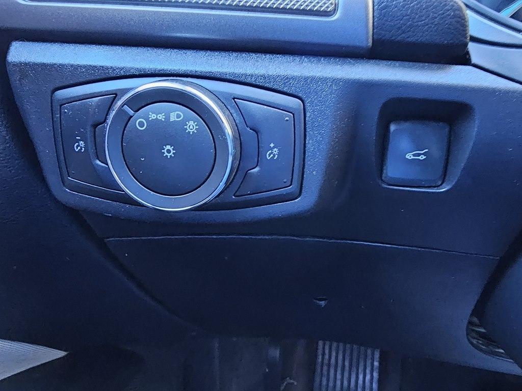Ford Fusion S FWD 2017