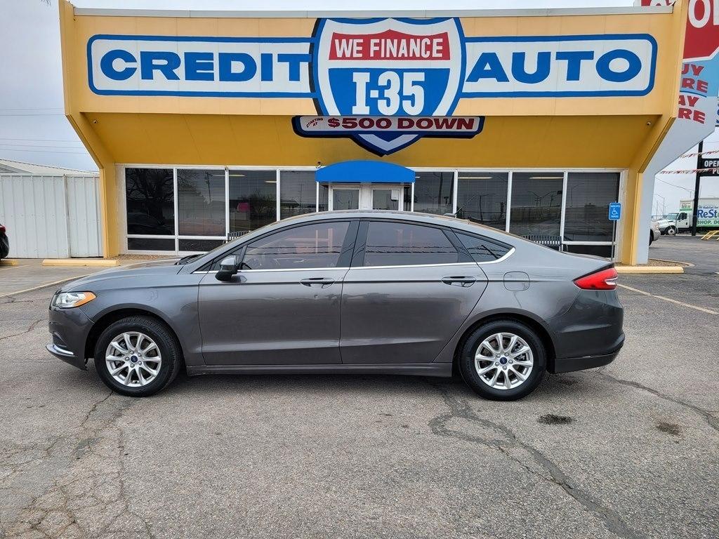 Ford Fusion S FWD 2017