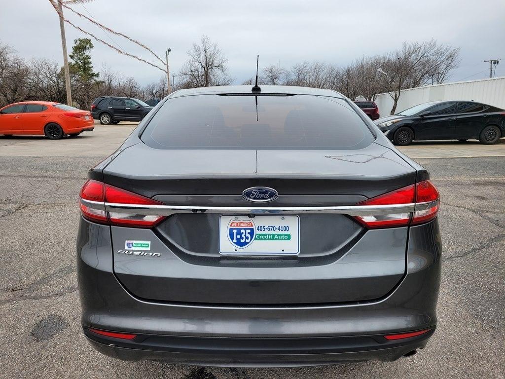 Ford Fusion S FWD 2017