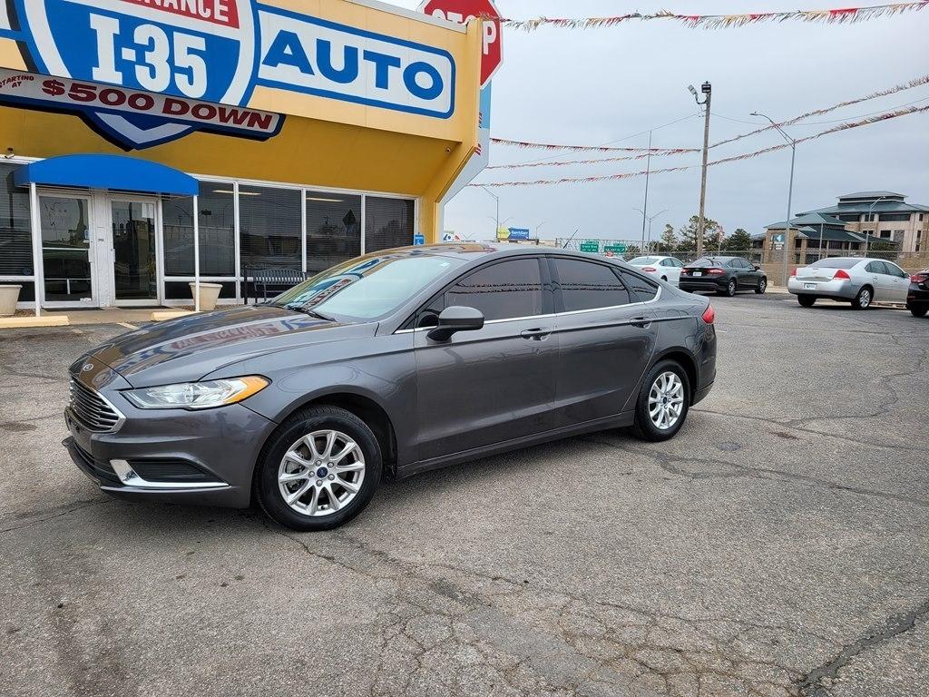 Ford Fusion S FWD 2017