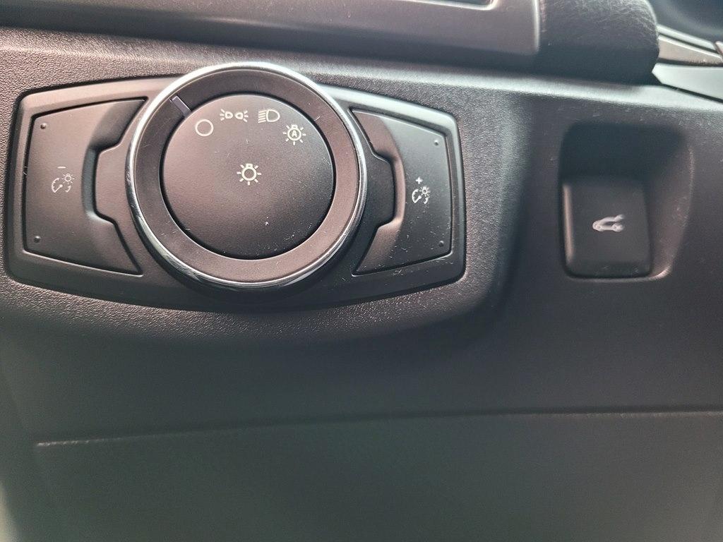 Ford Fusion S FWD 2017