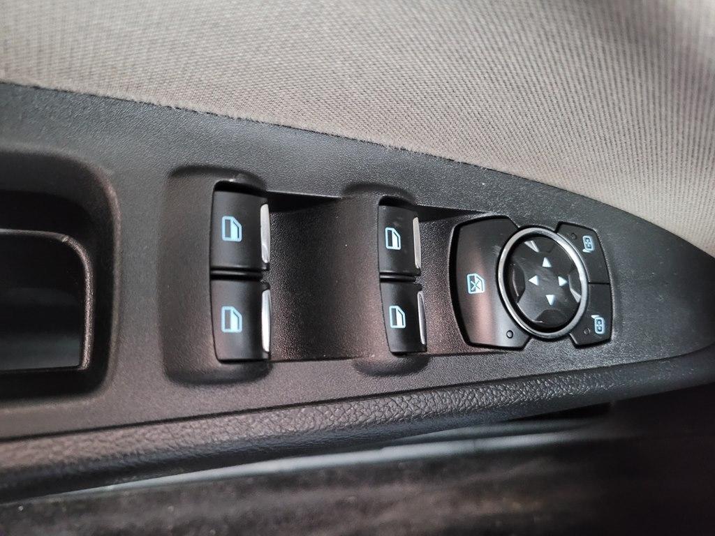 Ford Fusion S FWD 2017