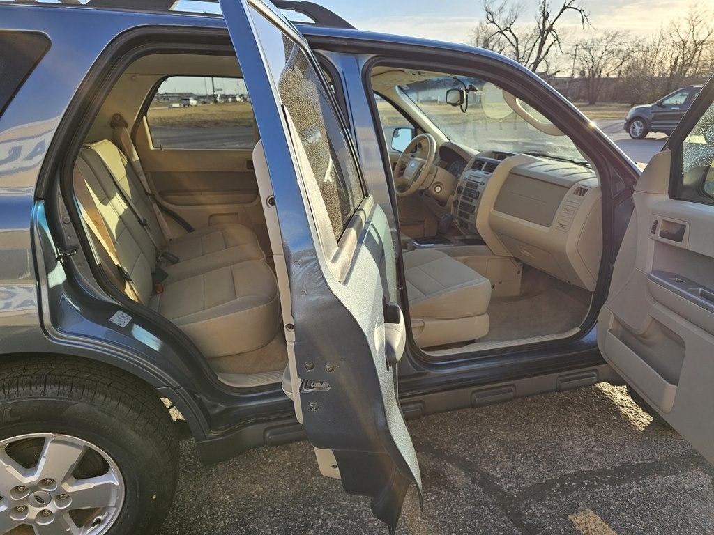 Ford Escape FWD 4dr XLT 2012