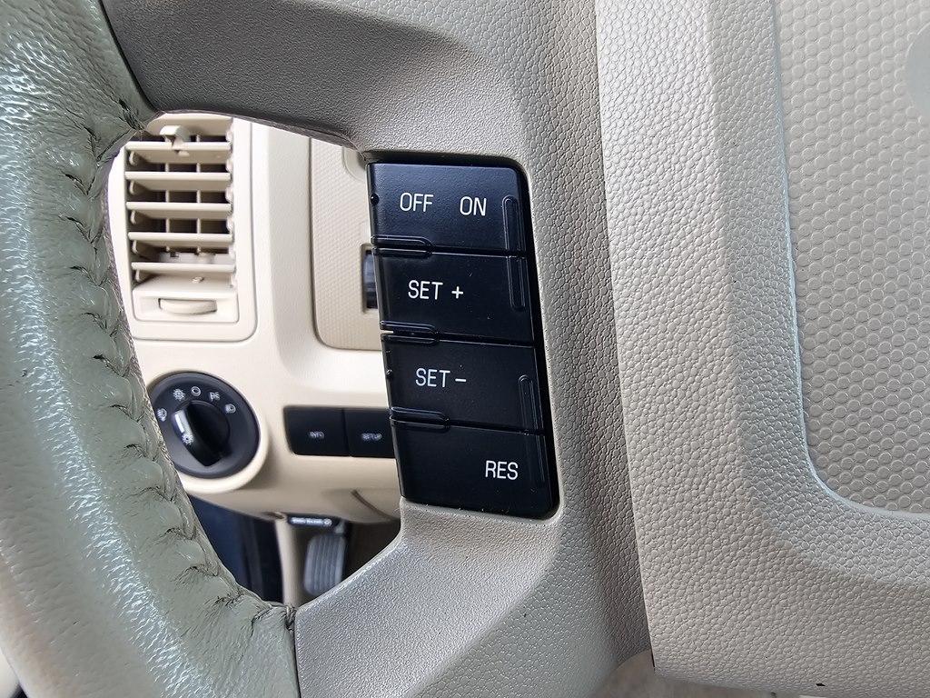 Ford Escape FWD 4dr XLT 2012