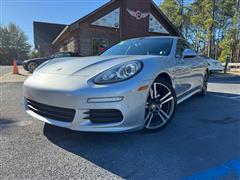 2016 Porsche Panamera 