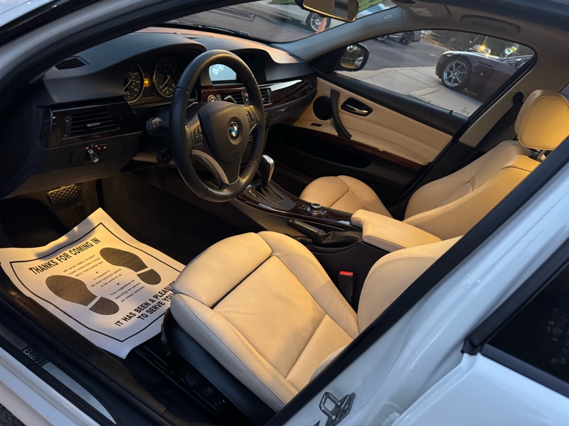 BMW 3-Series 335i 2011