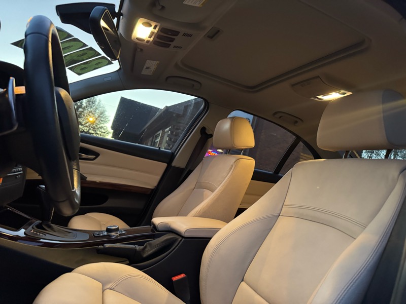 BMW 3-Series 335i 2011