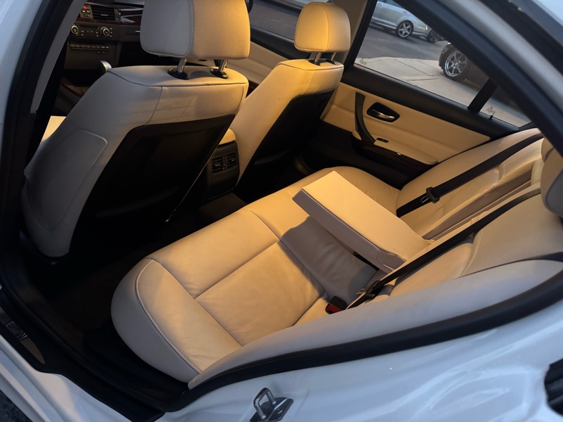 BMW 3-Series 335i 2011