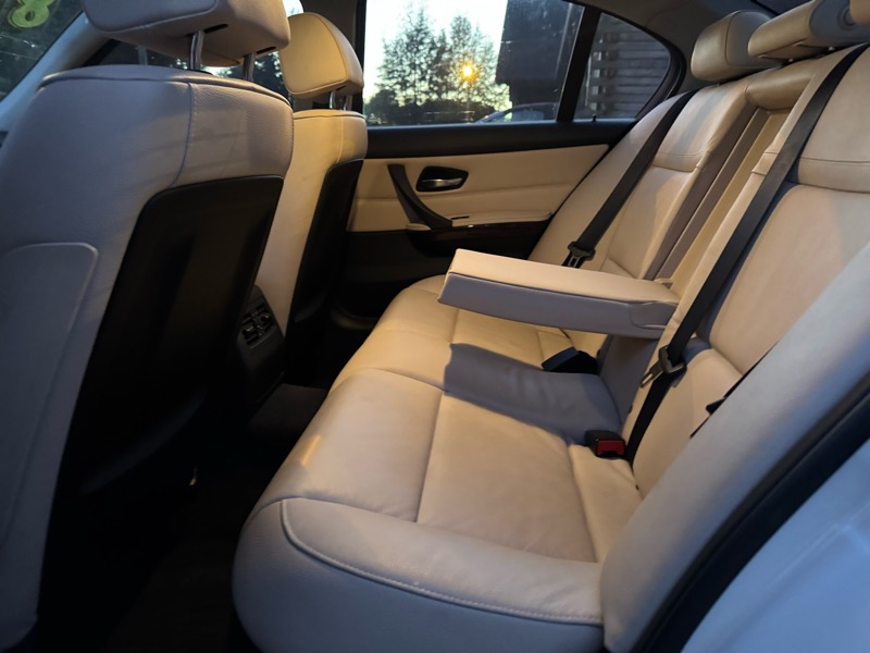 BMW 3-Series 335i 2011