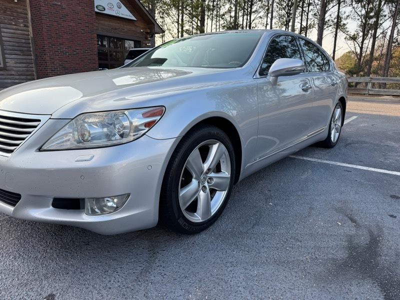 Lexus LS 460 Luxury Sedan 2011