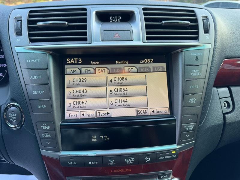 Lexus LS 460 Luxury Sedan 2011