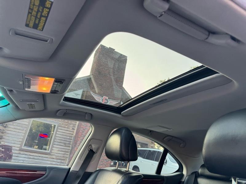 Lexus LS 460 Luxury Sedan 2011