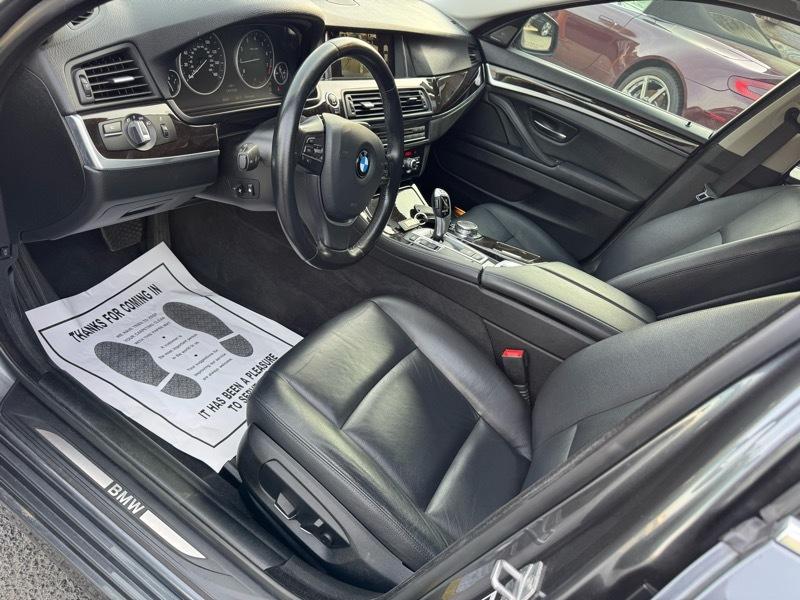 BMW 5-Series 528i 2015