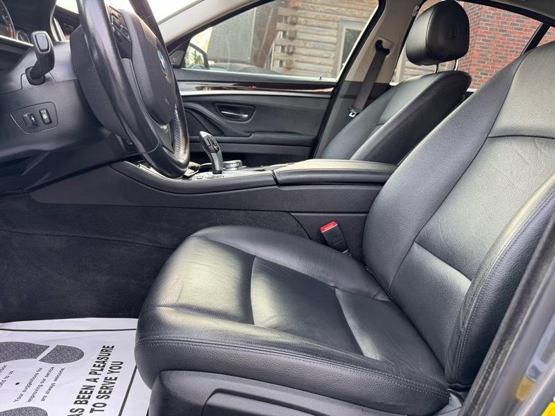 BMW 5-Series 528i 2015