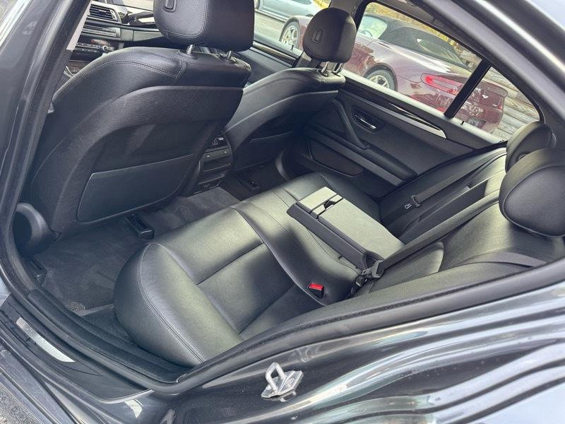 BMW 5-Series 528i 2015