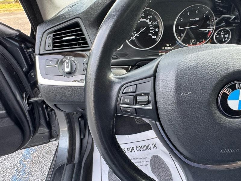 BMW 5-Series 528i 2015