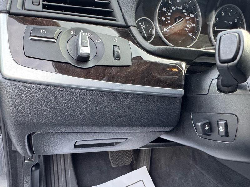 BMW 5-Series 528i 2015