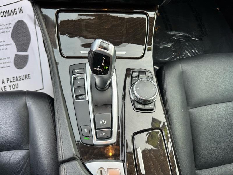 BMW 5-Series 528i 2015