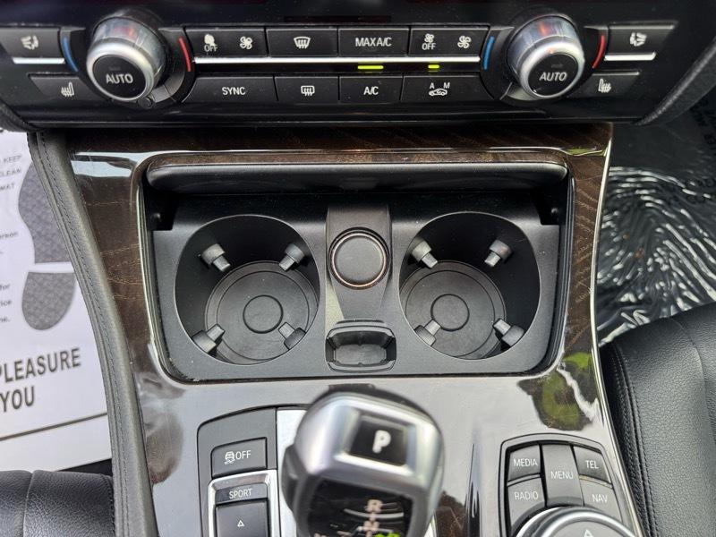 BMW 5-Series 528i 2015