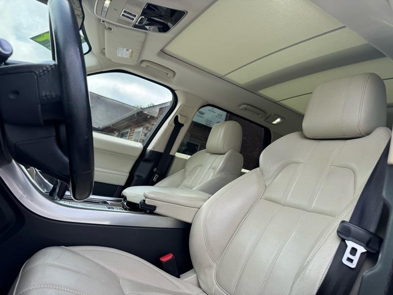 Land Rover Range Rover Sport 3.0L V6 Supercharged SE 2014