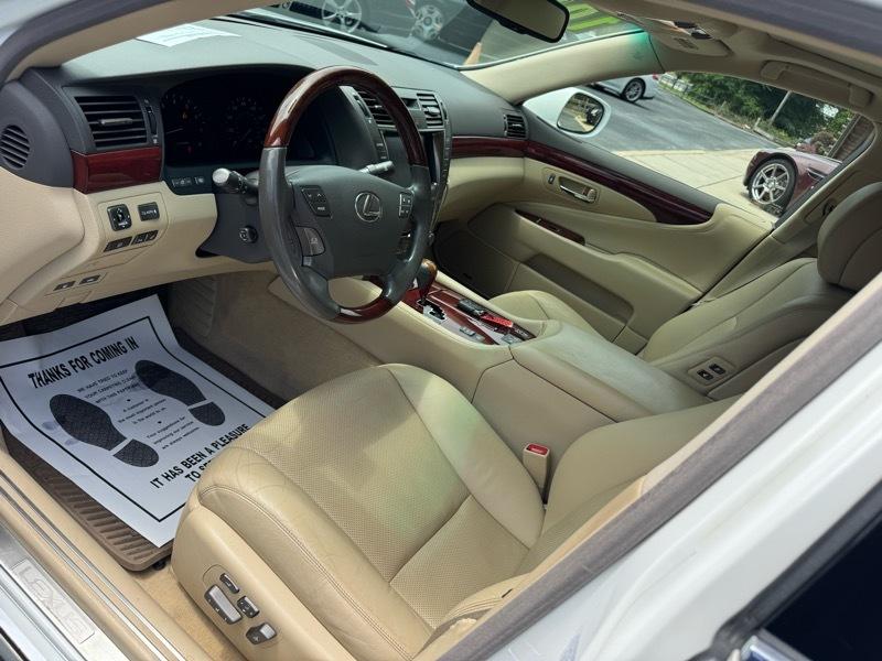 Lexus LS 460 Luxury Sedan 2007