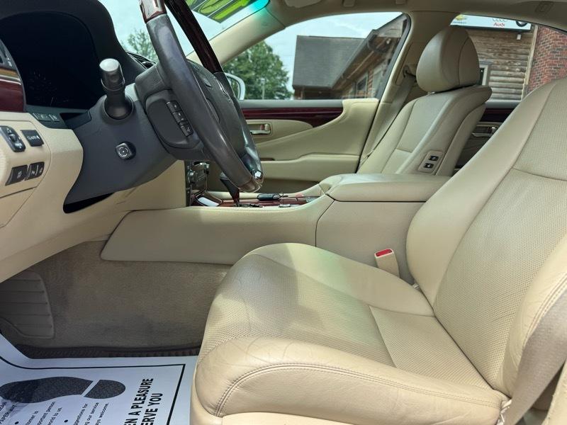 Lexus LS 460 Luxury Sedan 2007