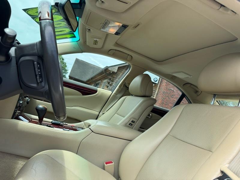 Lexus LS 460 Luxury Sedan 2007