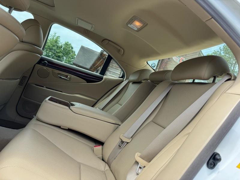 Lexus LS 460 Luxury Sedan 2007