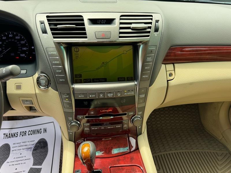Lexus LS 460 Luxury Sedan 2007