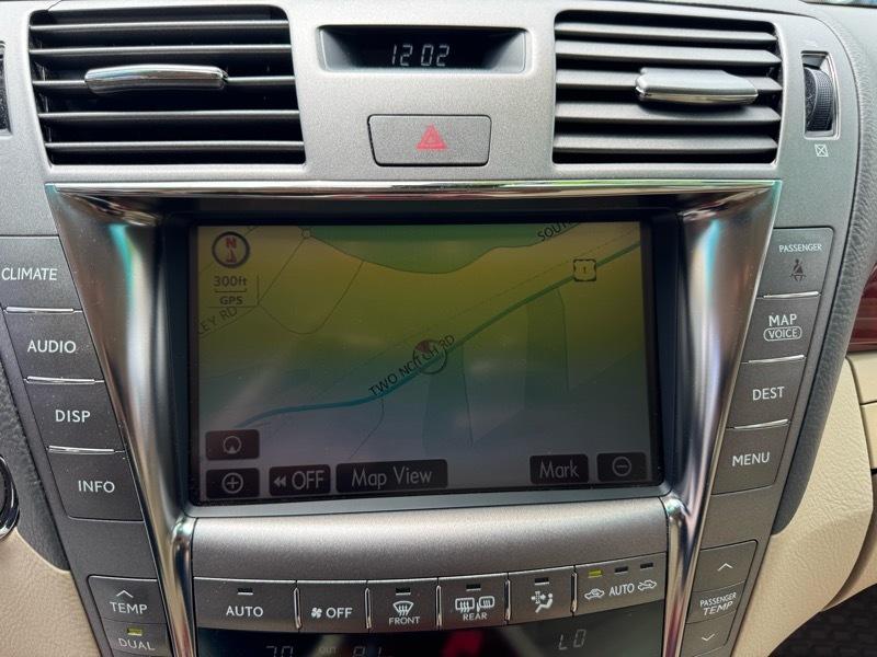 Lexus LS 460 Luxury Sedan 2007