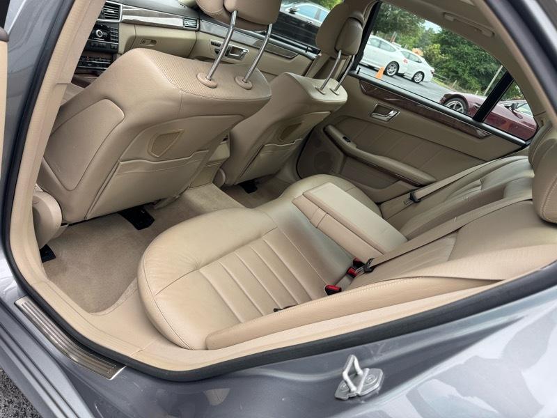 Mercedes-Benz E-Class E550 Sedan 4MATIC 2011