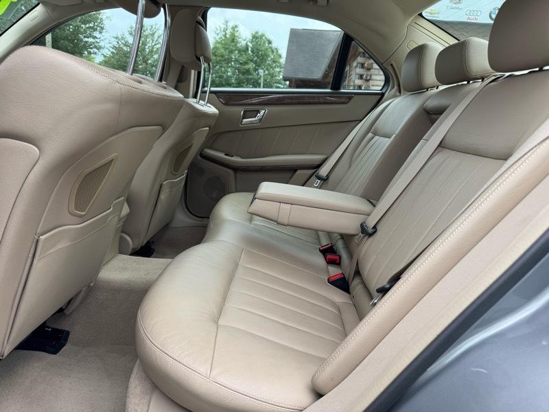 Mercedes-Benz E-Class E550 Sedan 4MATIC 2011