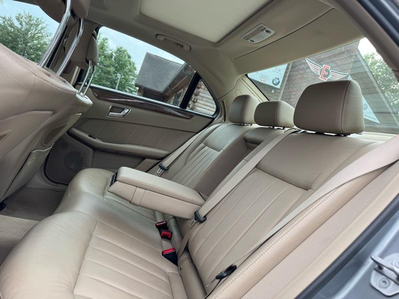 Mercedes-Benz E-Class E550 Sedan 4MATIC 2011