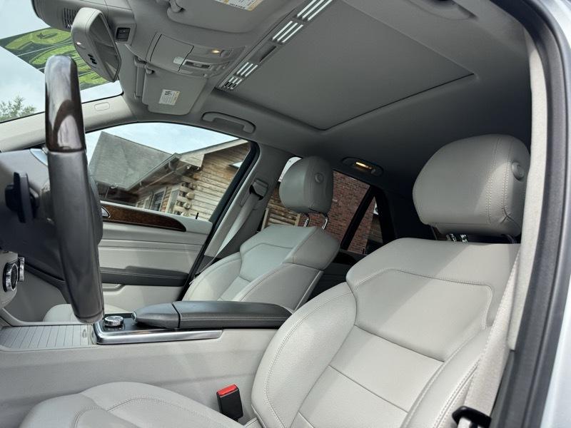 Mercedes-Benz M-Class ML350 4MATIC 2012