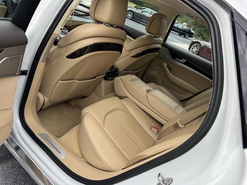Audi A8 3.0T quattro 2015