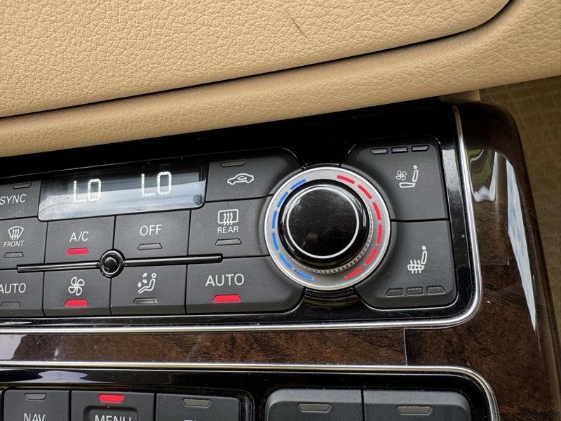 Audi A8 3.0T quattro 2015