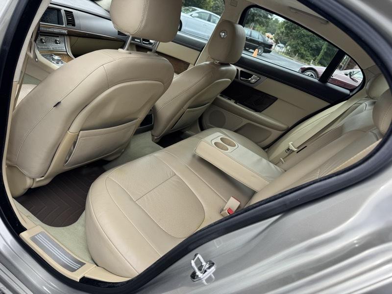 Jaguar XF-Series Supercharged 2010