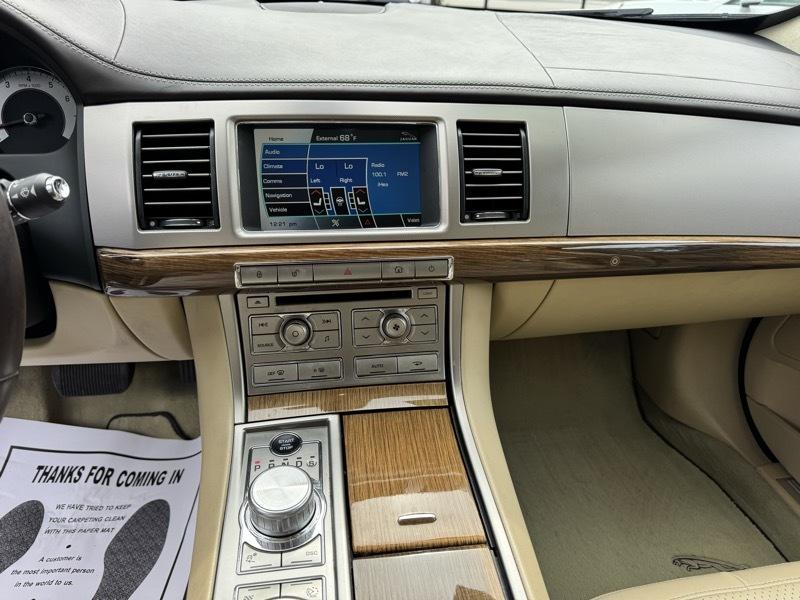 Jaguar XF-Series Supercharged 2010