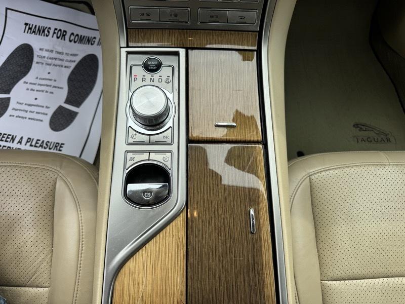 Jaguar XF-Series Supercharged 2010