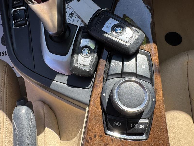 BMW 3-Series 320i Sedan 2014