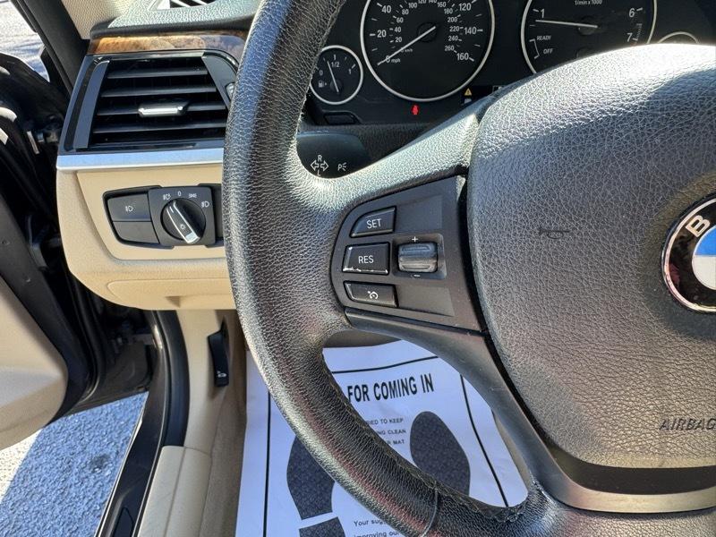 BMW 3-Series 320i Sedan 2014